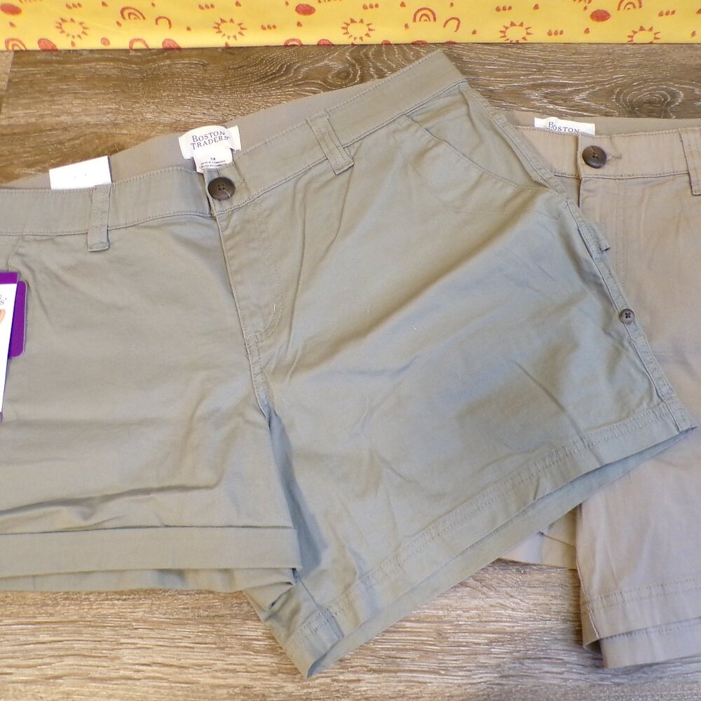 BOSTON TRADERS NWT Women's Roll Cuff Short Size 14 - 2 Pair Tan & Green
